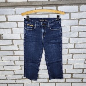 Levi's Women's Classic Rise Demi Curve Capri Denim Capris Size 8/29 Blue